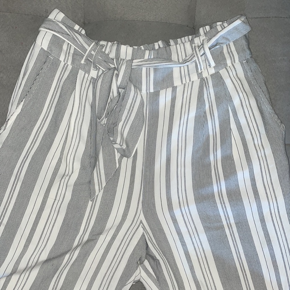 American Eagle Outfitters High Waisted Paperbag Pants - Picture 4 of 12